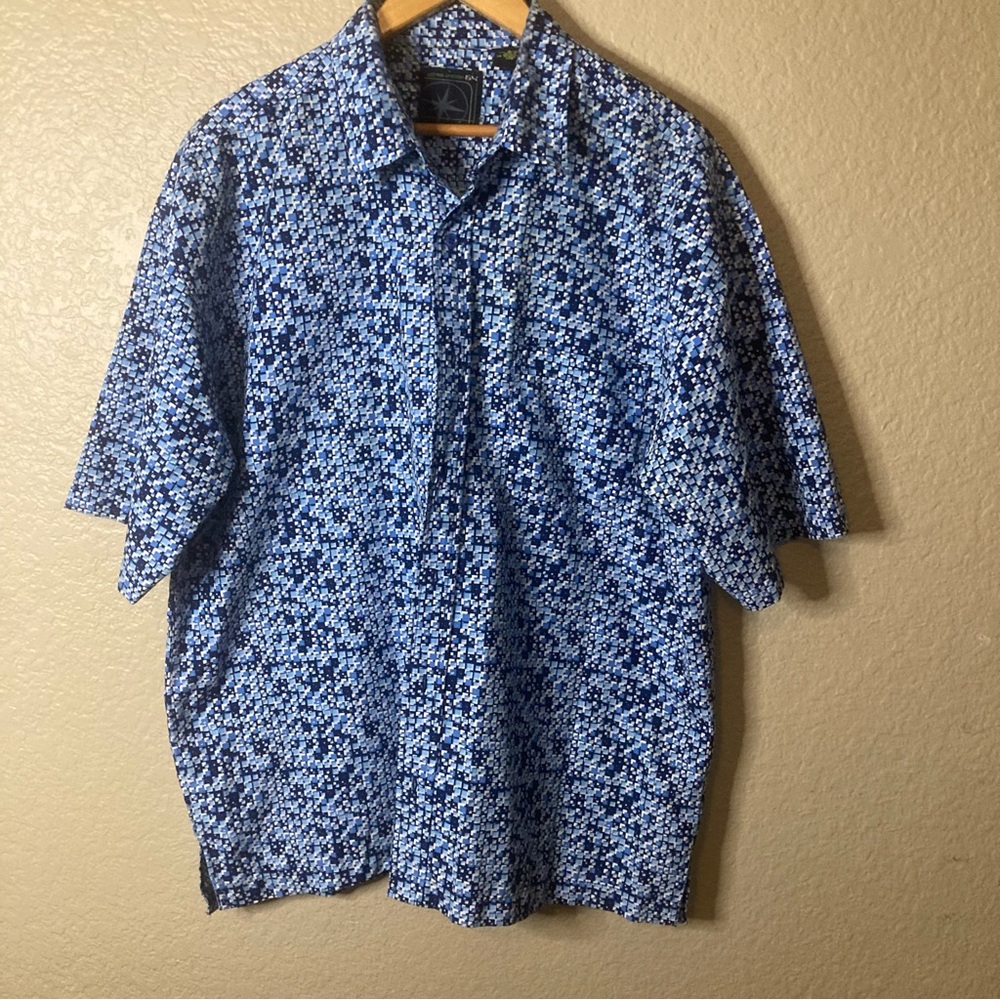 Address unknown 64 Men's Blue Patterned Button Down Shirt Men’s Size Large